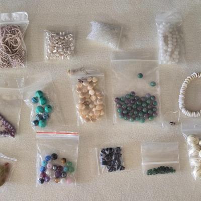 Lot of Loose Beads