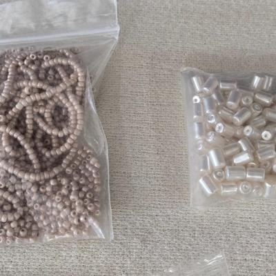 Lot of Loose Beads