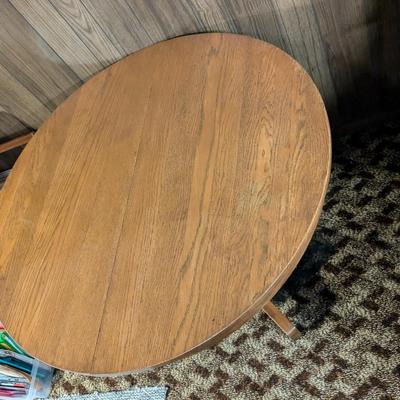 Lovely Solid Oak Round Table, 3.5 Leaves