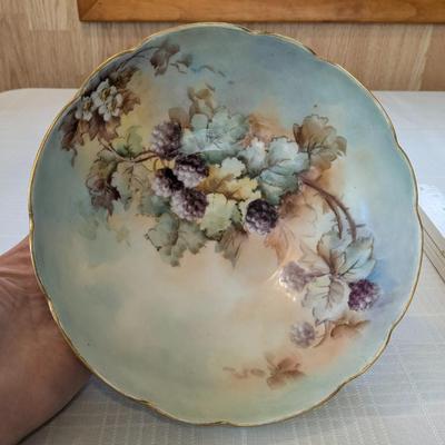Antique T&V Limoges Gold-Footed Bowl Hand-Painted Grapes & Vines, Gold Accents
