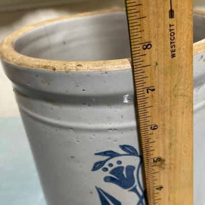 Lot 452 Antique Crock