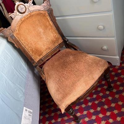 Lot 455 Eastlake Side Chair