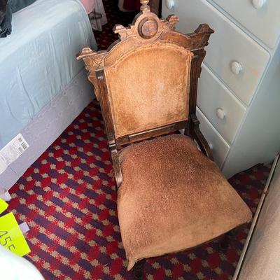 Lot 455 Eastlake Side Chair