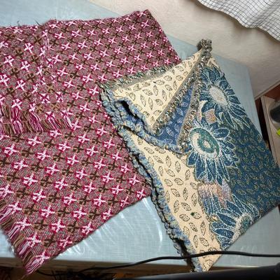 Lot 461 Textile type lap robes