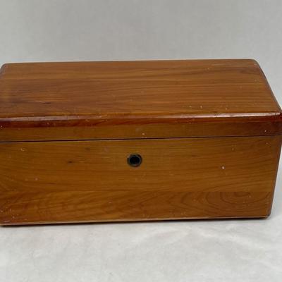 Lane cedar chest -miniature