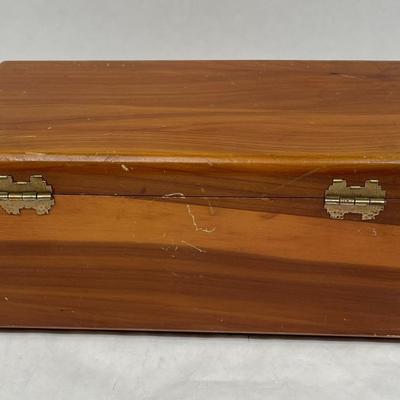 Lane cedar chest -miniature