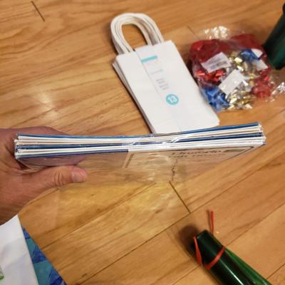 Handmade Holiday Cards, Gift Wrapping and More (LLR-KD)