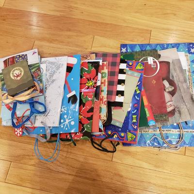Handmade Holiday Cards, Gift Wrapping and More (LLR-KD)