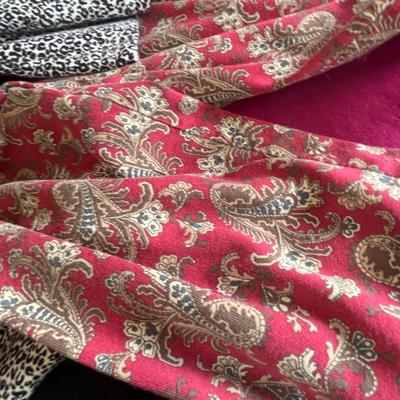 Lot 481 Large lot of ladies tops