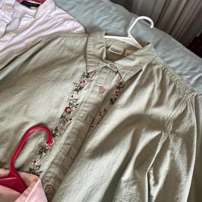 Lot 483 More ladies blouses