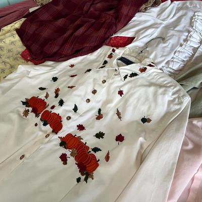 Lot 483 More ladies blouses