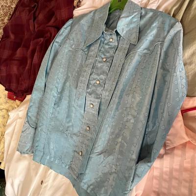 Lot 483 More ladies blouses