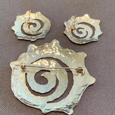 London Hallmarked Sterling Brooch & Matching Earrings