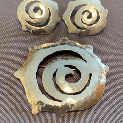 London Hallmarked Sterling Brooch & Matching Earrings