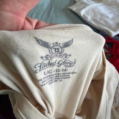 Lot 487 Lot of T-shirts