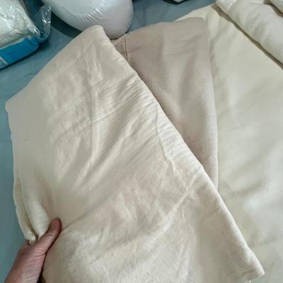Lot 489 Big lot of bedding