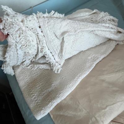 Lot 489 Big lot of bedding