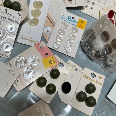 Lot 496 Buttons