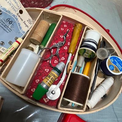 Lot 505 Sewing basket full