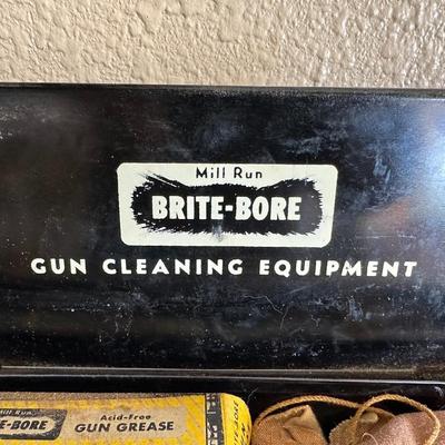 CLAY PIGEON THROWER AND GUN CLEANING KIT