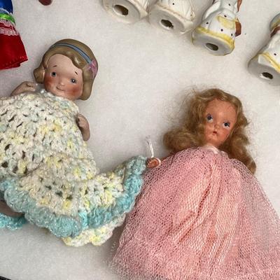 Lot 513 Antique dolls