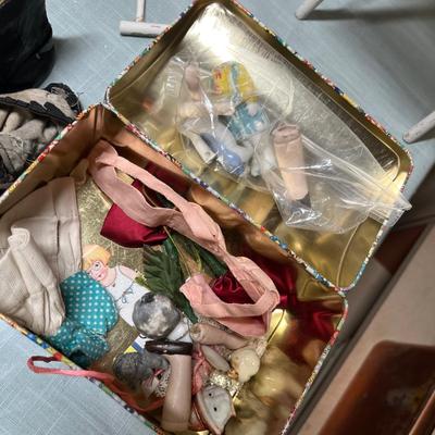 Lot 518 Dolls & Doll Furniture