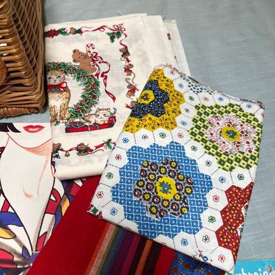 Lot 525 Sewing items