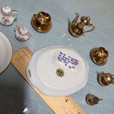 Lot 529 Miniature Tea Sets