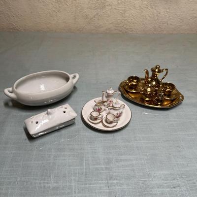 Lot 529 Miniature Tea Sets