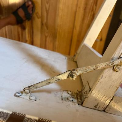 Lot 531 Folding Sewing Table