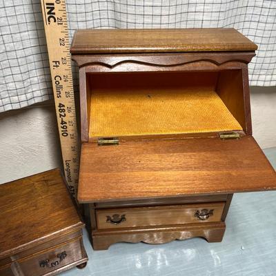 Lot 537 Jewelry Boxes