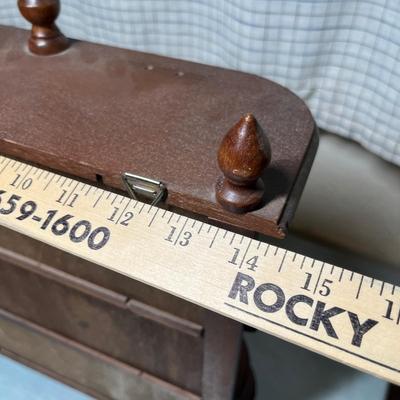 Lot 538 Wall curio hutch