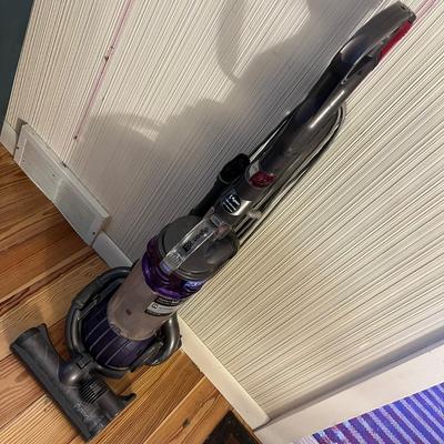 Lot 540 Dyson Vac