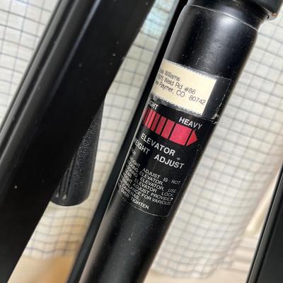 Lot 543 Tripod& Binoculars