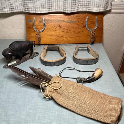 Lot 549 Western Decor