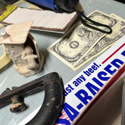 Lot 553 Large lot of household