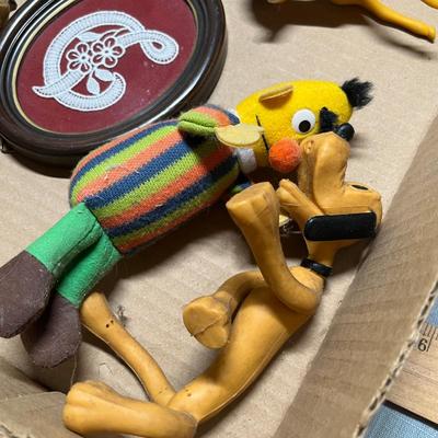 Lot 554 Lot of miniature decor