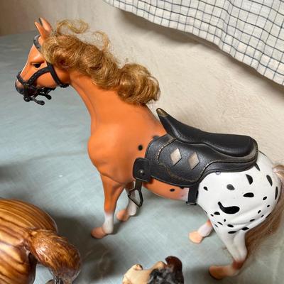 Lot 555 Horse Figures