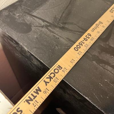 Lot 556 File cabinet