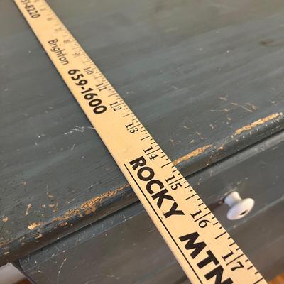 Lot 574 Chest of drawers