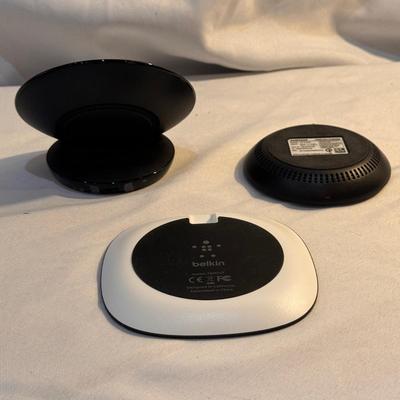 Several Wireless Chargers, Charger Chords, and Other Tech Accessories (K-DZ)