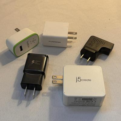 Several Wireless Chargers, Charger Chords, and Other Tech Accessories (K-DZ)