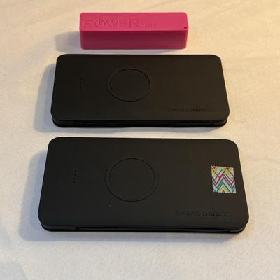 Several Wireless Chargers, Charger Chords, and Other Tech Accessories (K-DZ)