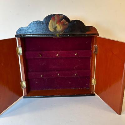 Lot 177. Cute Home Decor