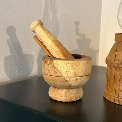 ANTIQUE COFFEE GRINDER, MORTAR AND PESTLE & WOOD BASE CANDLE LANTERN