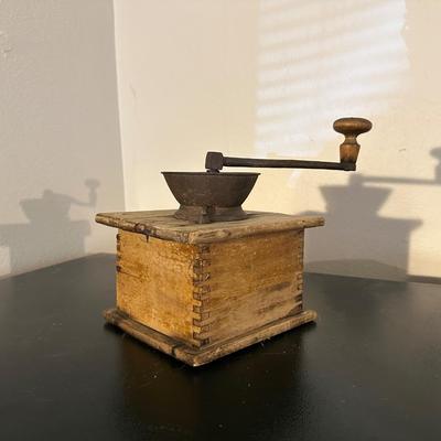 ANTIQUE COFFEE GRINDER, MORTAR AND PESTLE & WOOD BASE CANDLE LANTERN