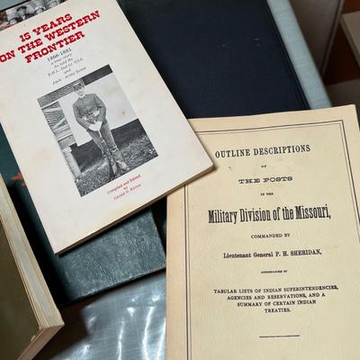 Lot 624 Books on military & war