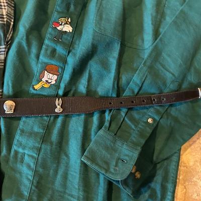 NEW LOONEY TUNES SHIRTS (MED) LEATHER BELT, 2 PLATE FRAMES, CLIPS AND CARD REGISTER