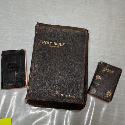 Lot 635 Bibles & Prayer books