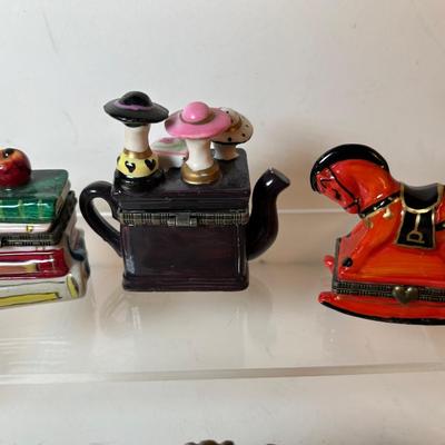 Lot 189. Assorted Small Boxes